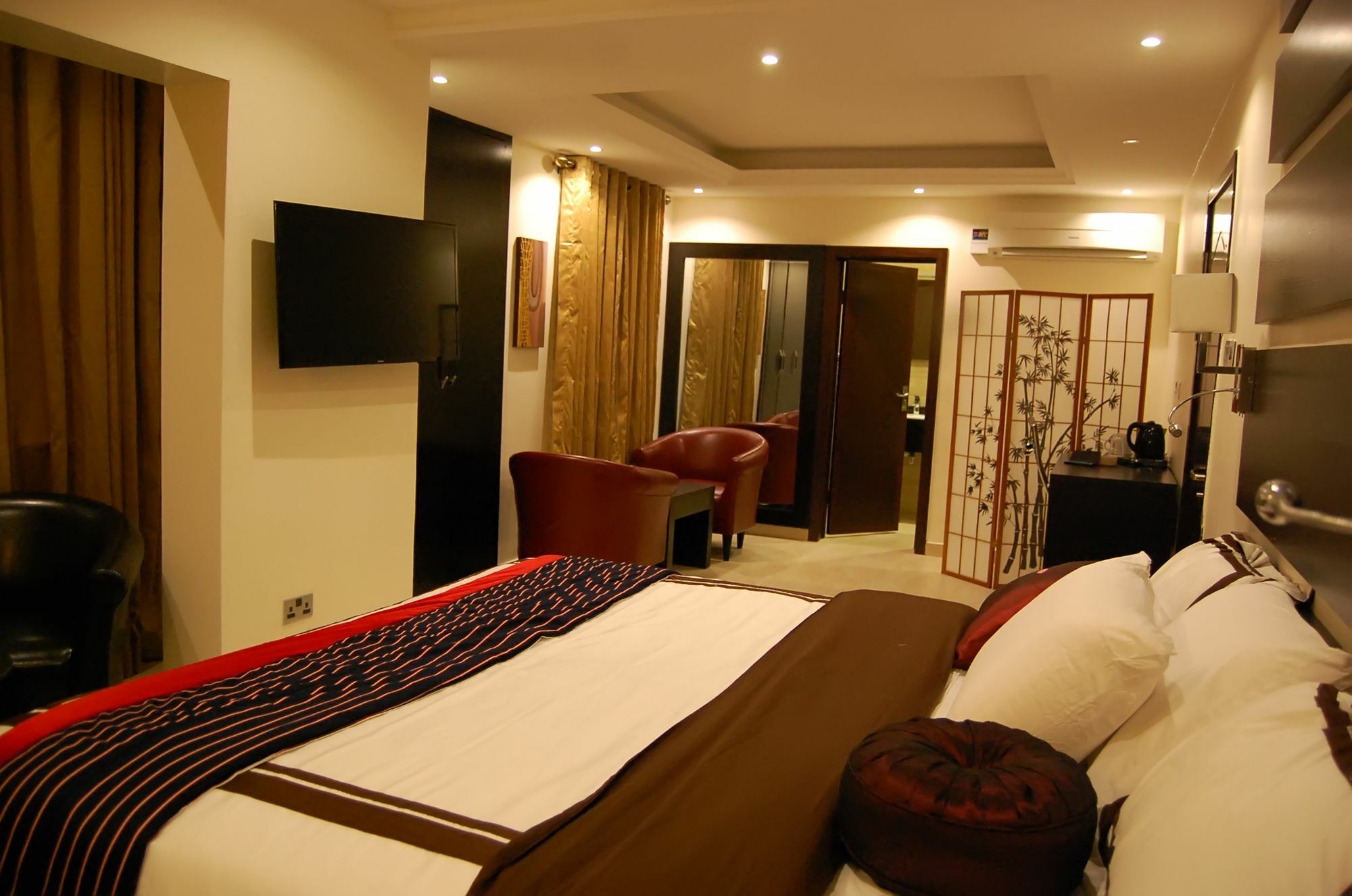 The Montrose Hotel Lekki Exterior foto